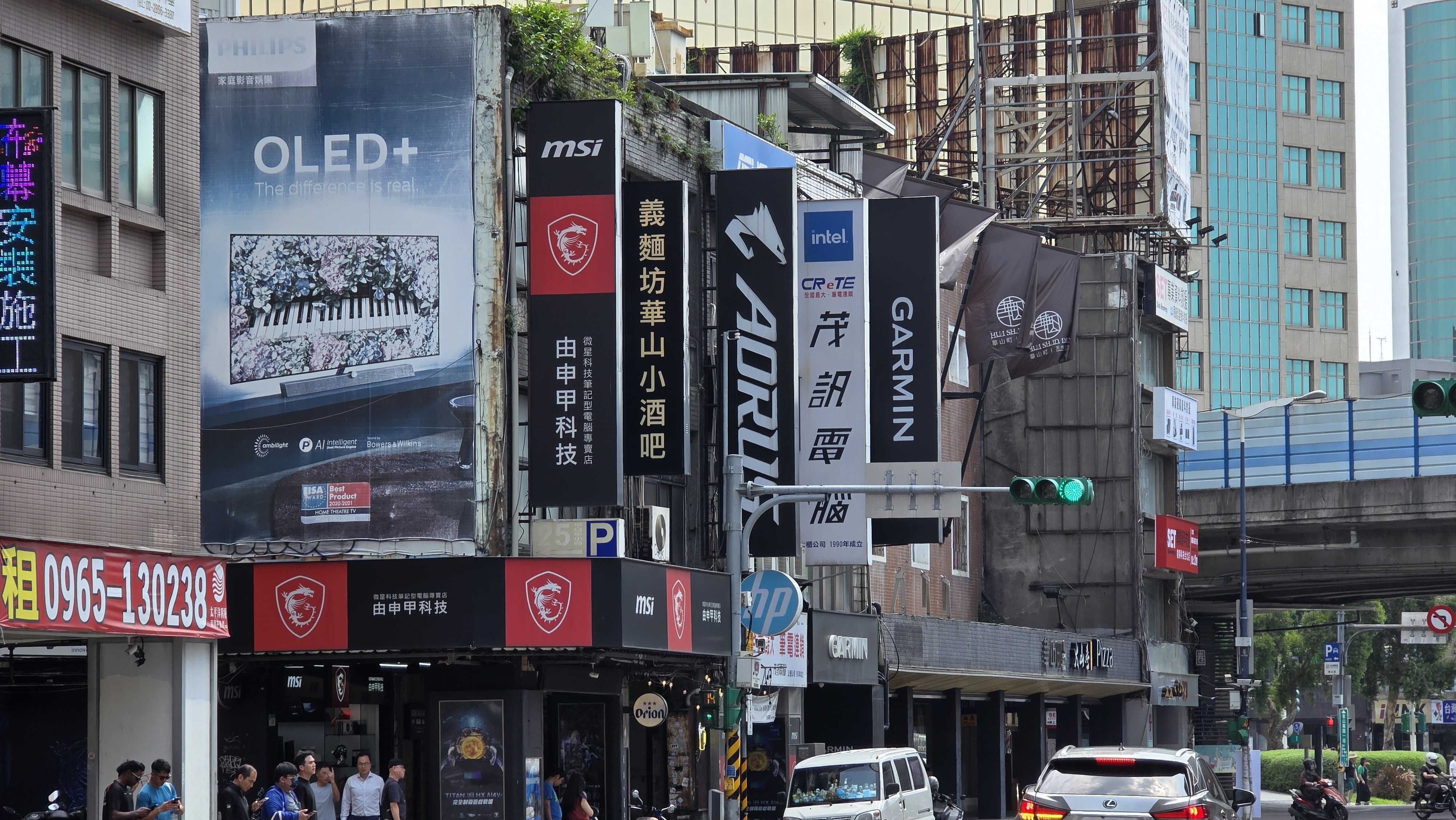 Computex 2025 Day Two Wrap-Up: AMD debuts new Radeon and Threadripper chips, PCIe 5.0 SSDs ramp performance