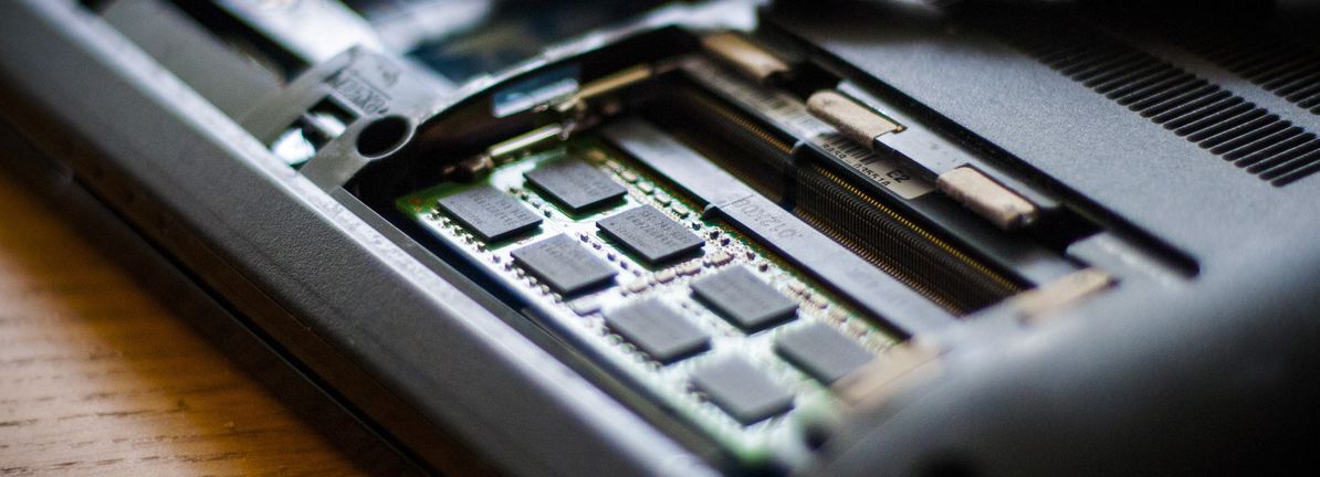 How Investors May Respond To Silicon Motion Technology (SIMO) Advancing High-Volume PCIe Gen5 SSD Controller Production