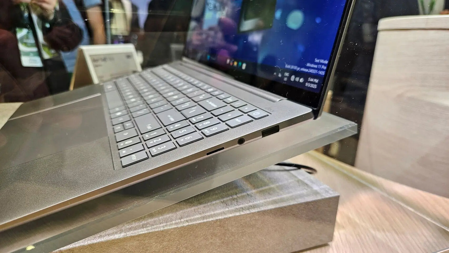 Acer Swift 16 AI Features Intel Panther Lake and 3K OLED Display