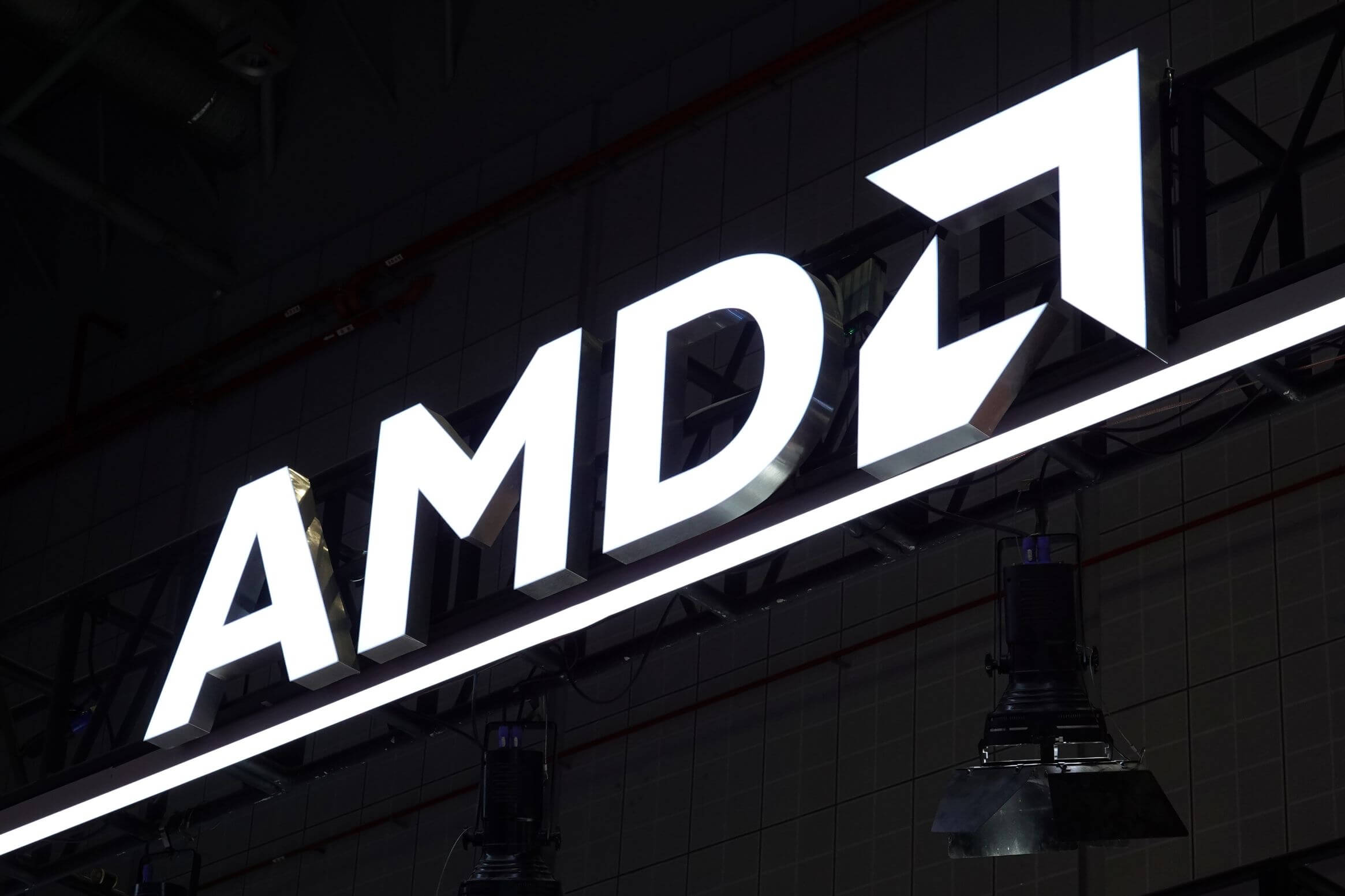 Advanced Micro Devices (AMD) Stock: Strong GPU and CPU Demand Signal Upbeat Q1 Outlook