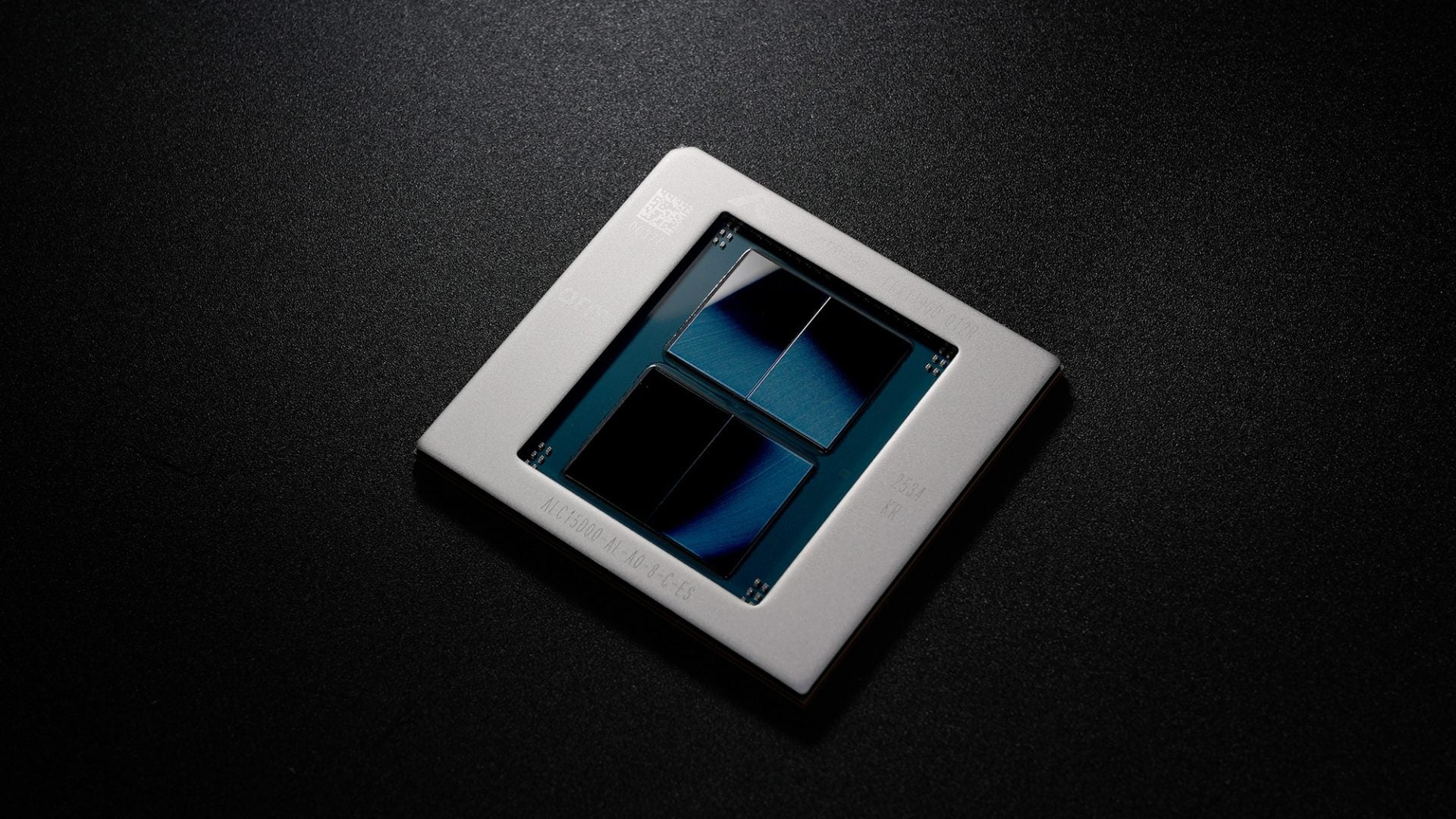 AWS Graviton5 CPUs Now Available: Purpose-Built For AI With 25% Performance Uplift, 192 Cores, DDR5-8800 & PCIe Gen6 Support