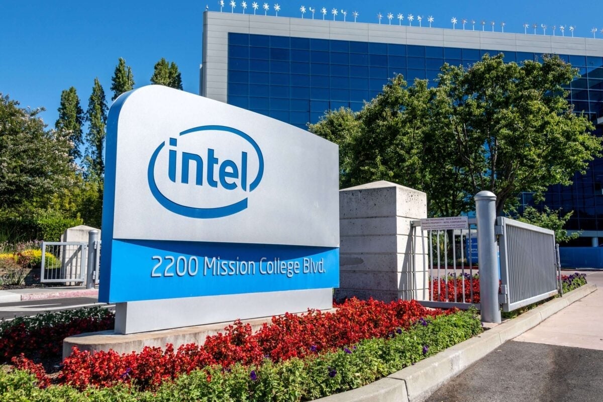 Intel (INTC) Stock Drops for Third Day as Server CPU Market Share Falls